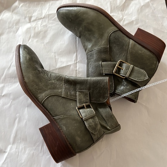 Comfortiva Cardee Bootie - Picture 4 of 13